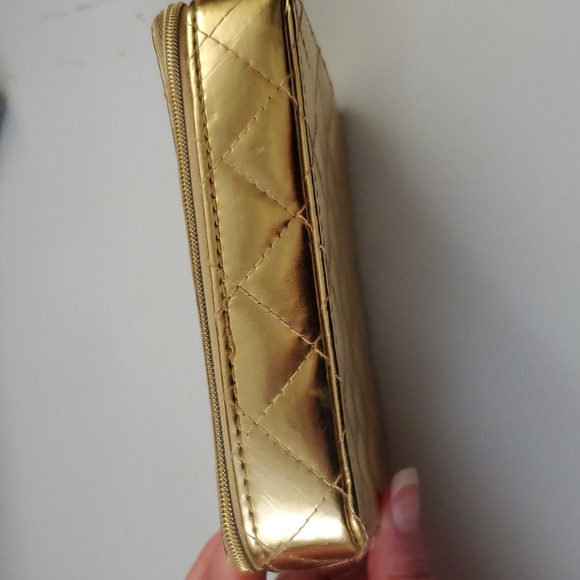 BareMinerals Small Hardside Gold Quilted Cosmetic Case - Picture 2 of 4